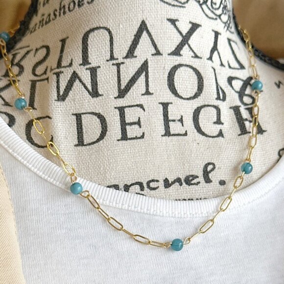 Dainty blue apatite curb link chain necklace - Picture 2 of 3